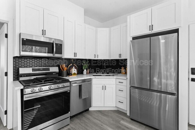 Foto del edificio - 8353 Ivory Coast Dr