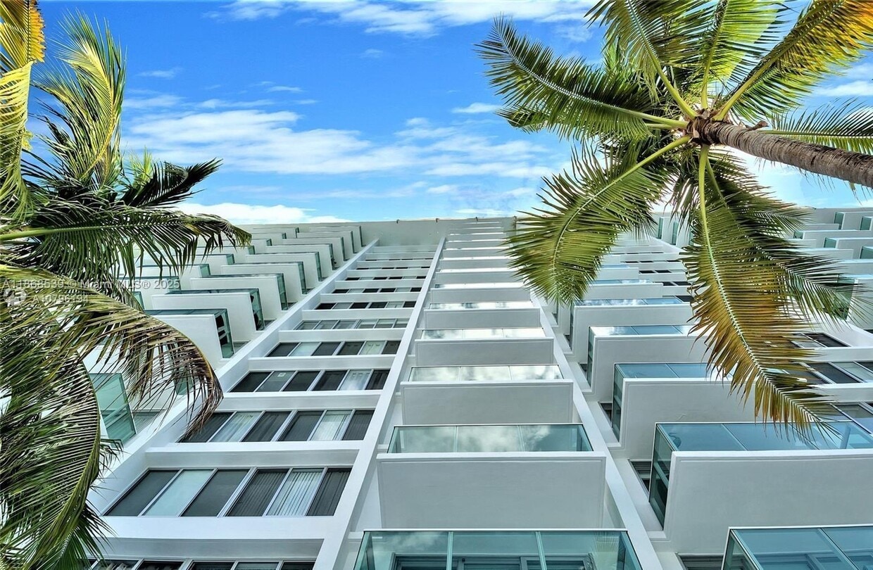 Primary Photo - 1000 West Ave