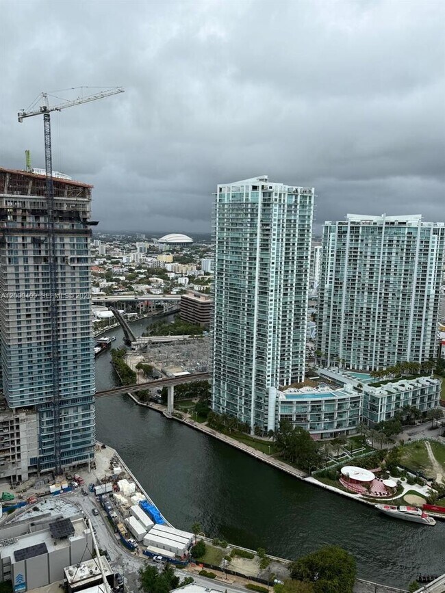 Building Photo - 68 SE 6th St