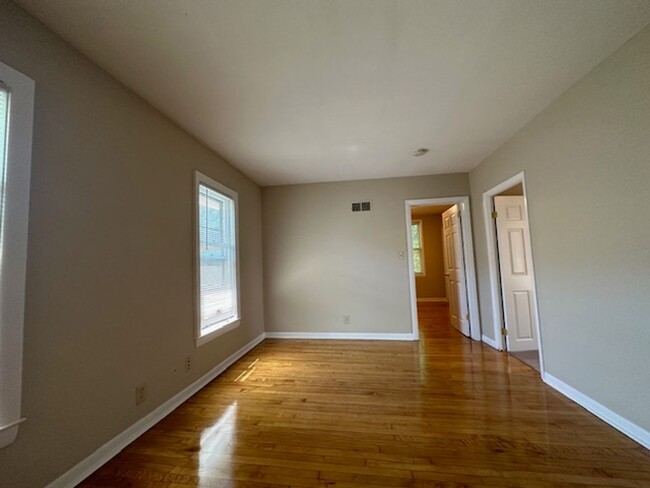 Building Photo - 3221 N Newhall St