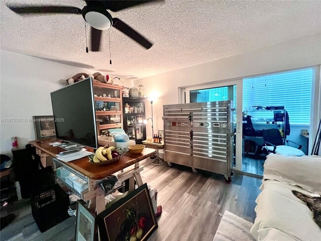 Foto del edificio - 805 SW 30th St