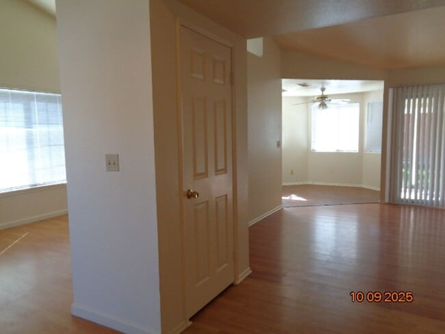 Foto del edificio - Nice One Story Offering 1524 sq. ft. Built...