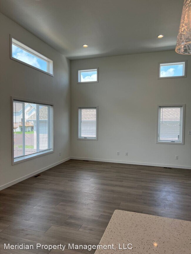 Building Photo - 3 br, 3 bath House - 6725 71st Ave S