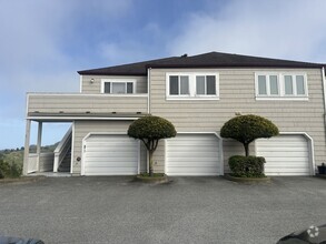 Building Photo - 671 Pointe Pacific