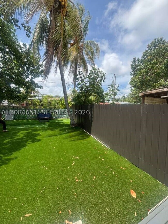Foto del edificio - 1167 NW 112th St
