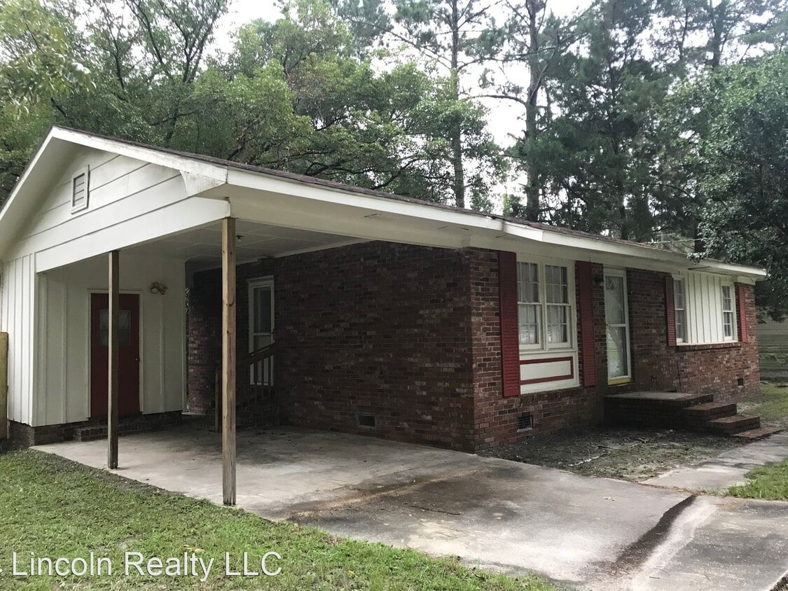 Primary Photo - 3 br, 1 bath House - 305 Blitch St.*