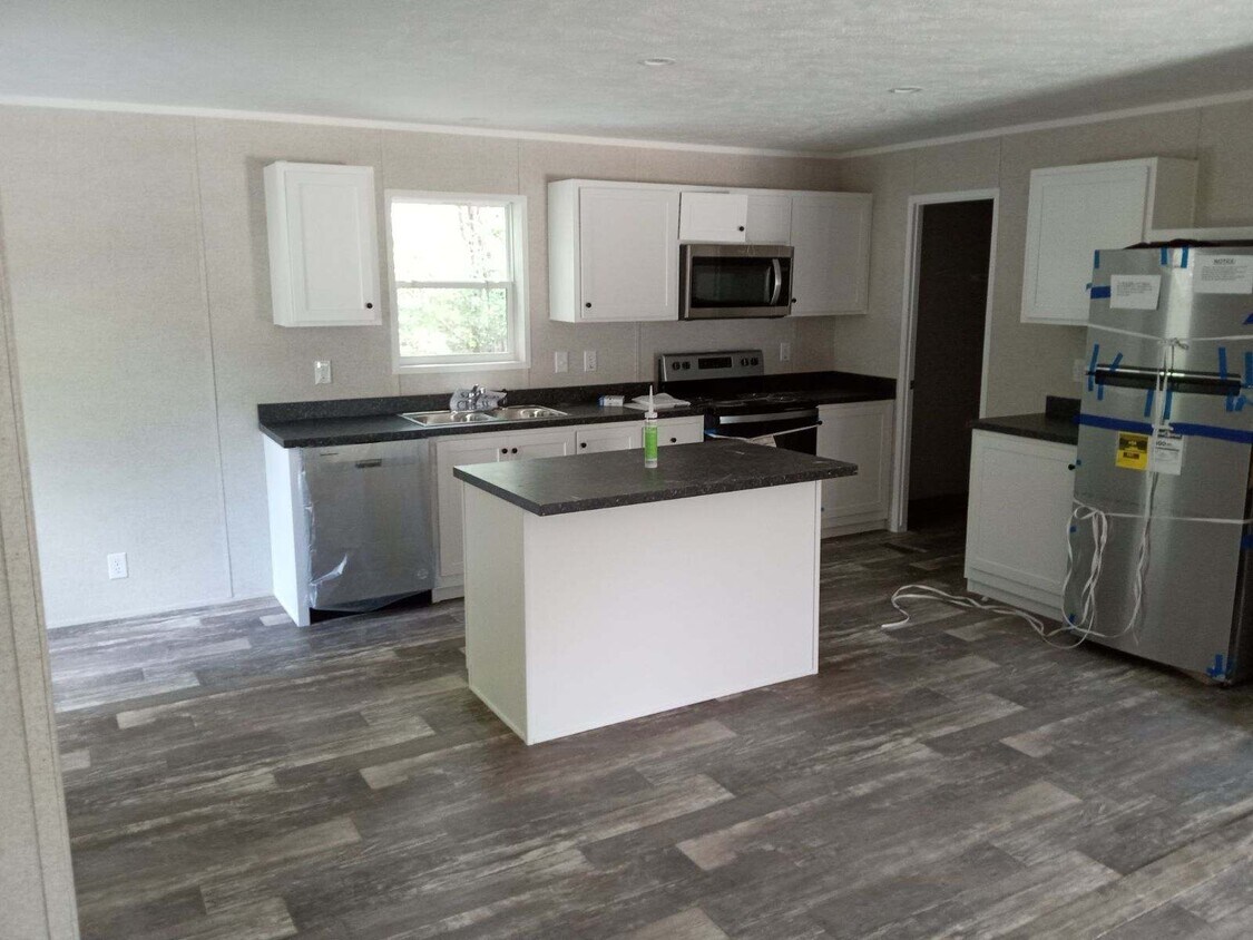 33 Iron Mine Hill MHP, Gardiner, ME 04345 House Rental in Gardiner