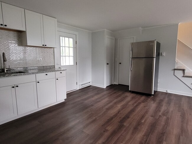 Building Photo - 50 Grove St