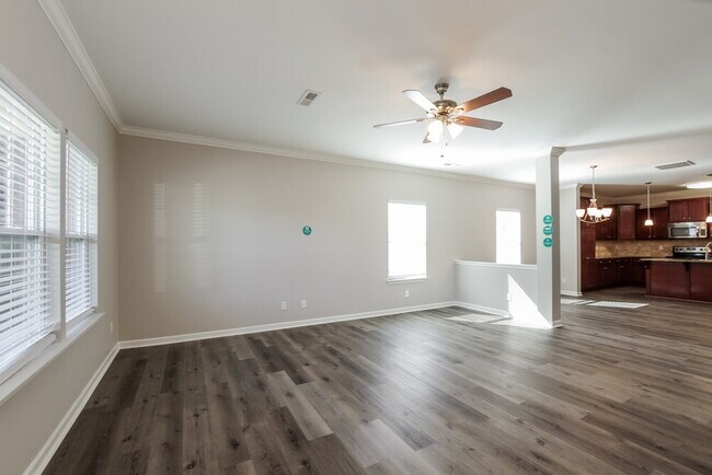 Foto del edificio - 1020 Sapphire Dr