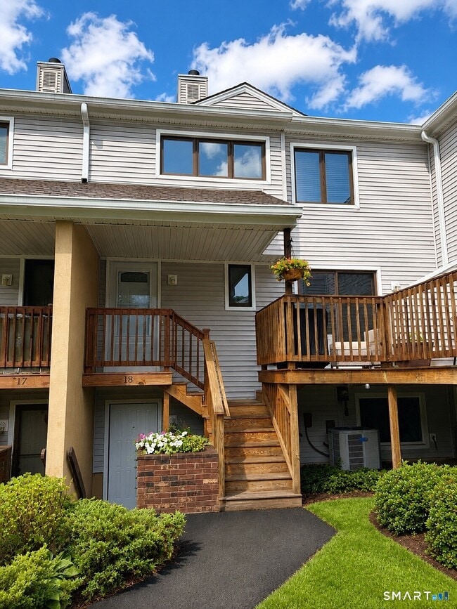 Building Photo - 18 Dutton Pl Way