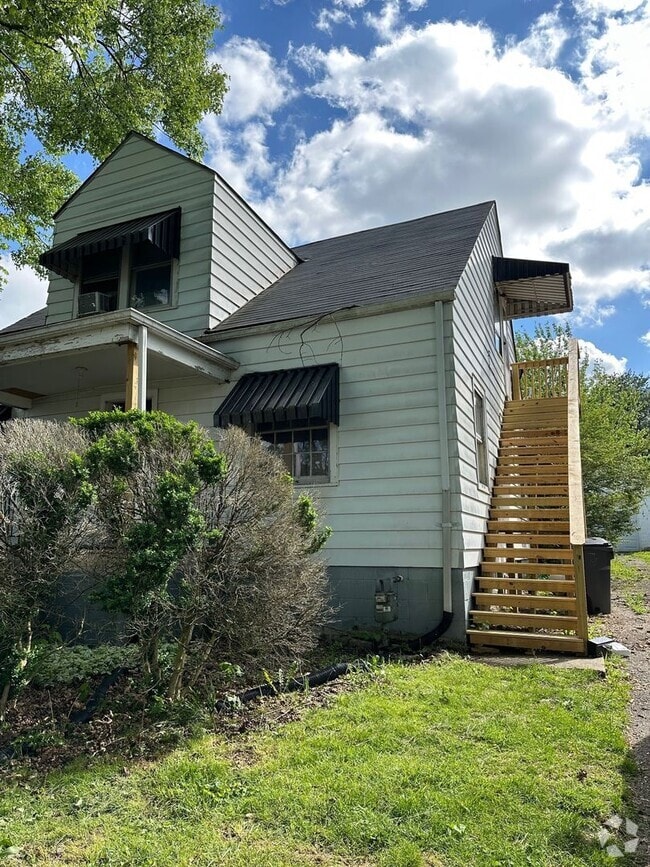Building Photo - 1318 Highland Park Dr