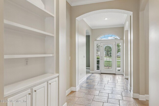 Building Photo - 2260 Harbor Lake Dr