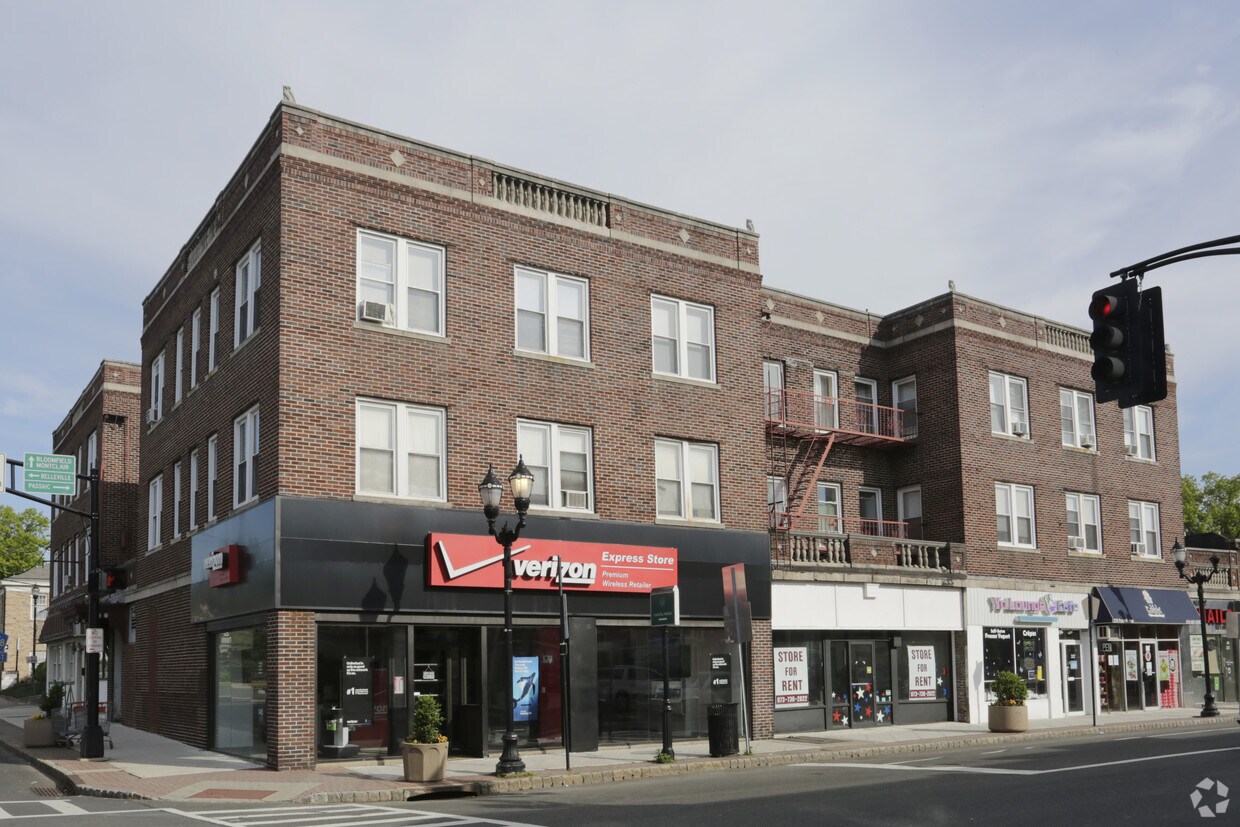 Fotografía del edificio - 215 Franklin Ave