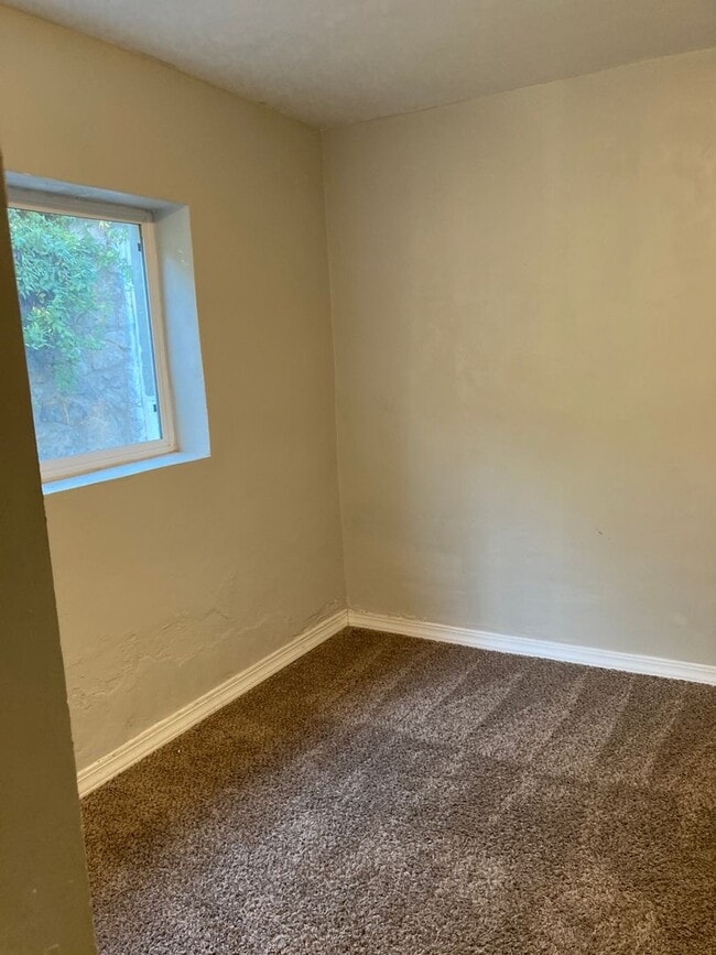 Building Photo - Charming Remodeled Home