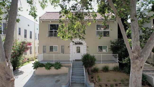 Building Photo - 133 S St Andrews Plz