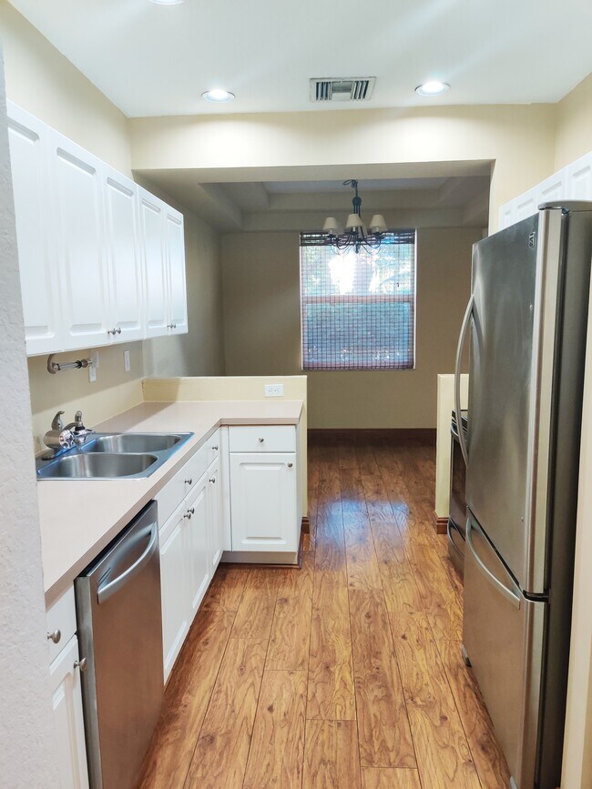 Building Photo - 863 NW 170th Ter