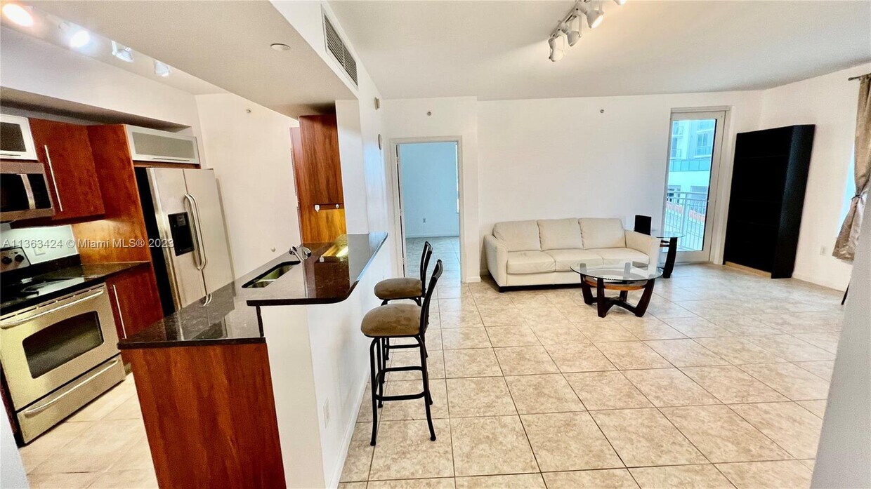 Primary Photo - 7350 SW 89th St