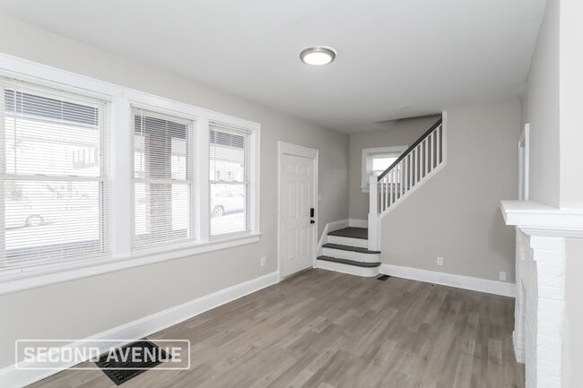 Building Photo - 922 Wells St