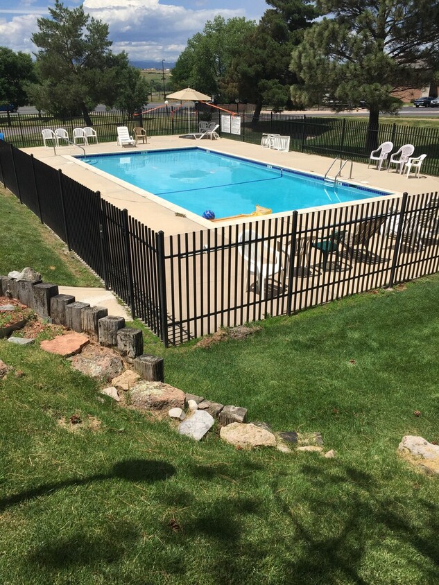 Primary Photo - Stonecreek Park Condominiums