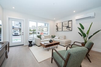 Building Photo - Woodland Place