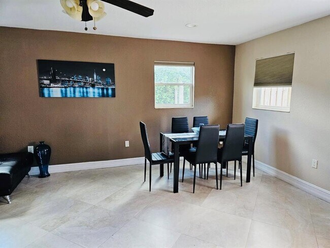 Foto del edificio - 1650 SW 117th Ave
