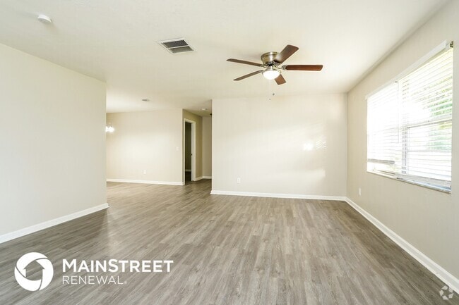 Building Photo - 908 SE 19th Terrace