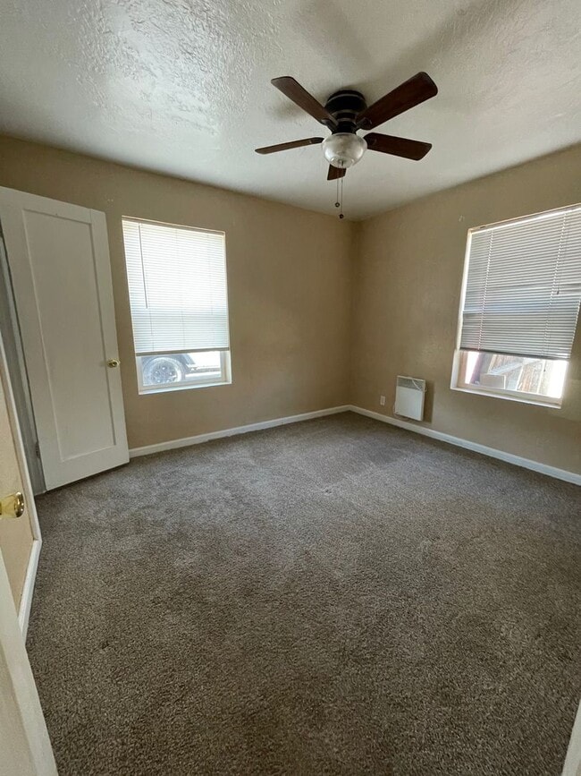 Building Photo - 615 Willow St