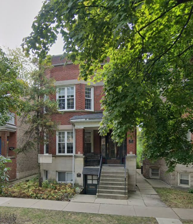 2nd floor unit - 2255 W Leland Ave
