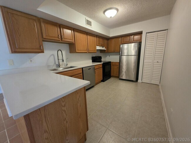 Foto del edificio - 3300 Jaywood Terrace