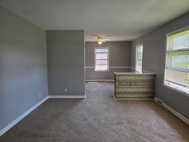 Building Photo - 1728 Shenandoah Dr