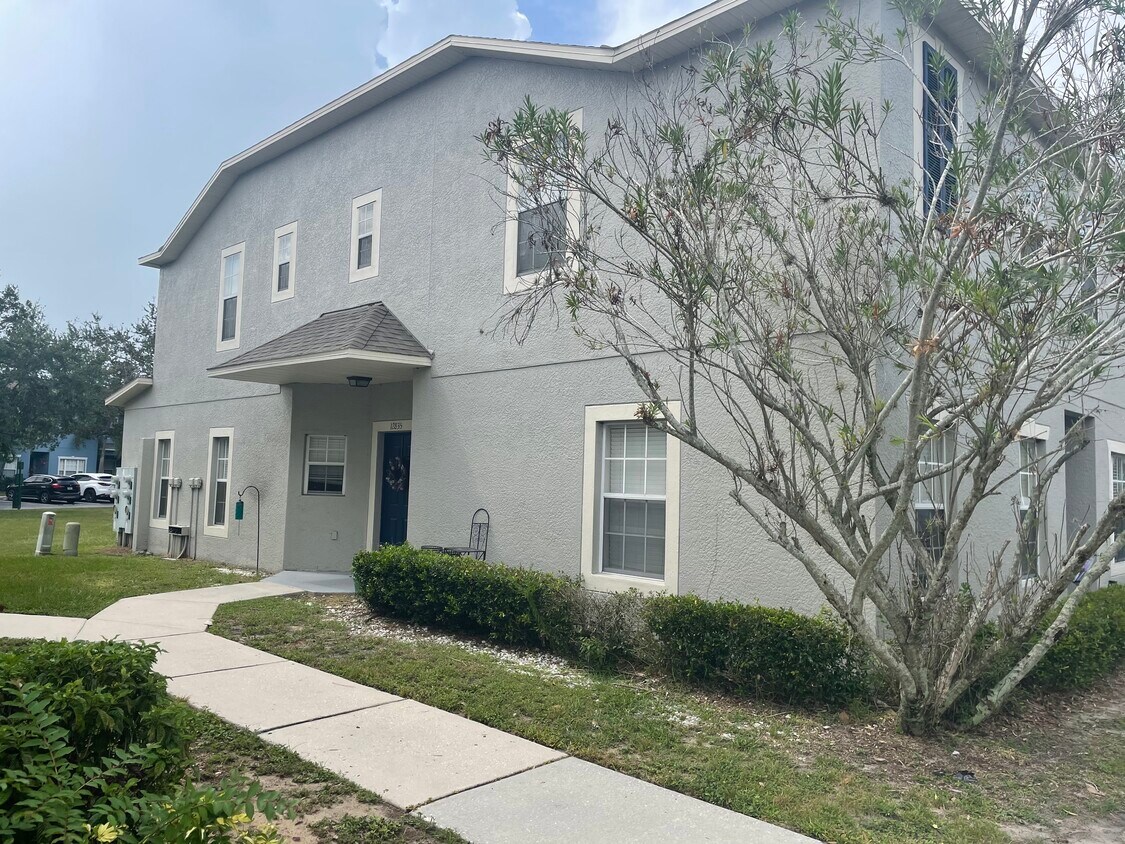 12835 Kings Crossing Dr, Gibsonton, FL 33534 Townhome Rentals in