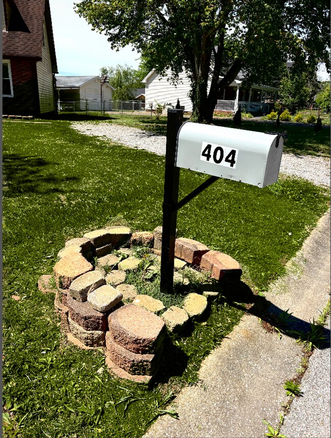 Foto del edificio - 404 Carter Rd