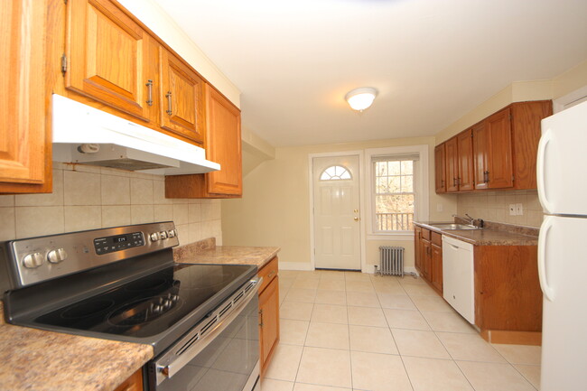 Building Photo - 14 Stark Pl