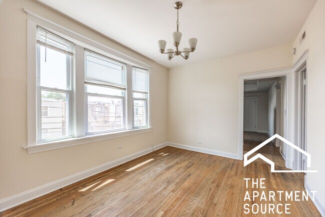 Foto del edificio - 2816 N Troy St