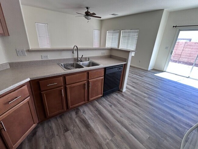 Building Photo - 1015 Appaloosa Hills Ave