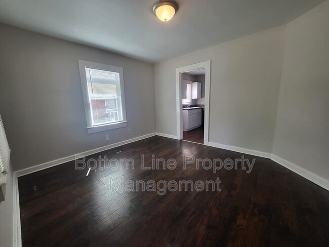 Building Photo - 233 Orange St