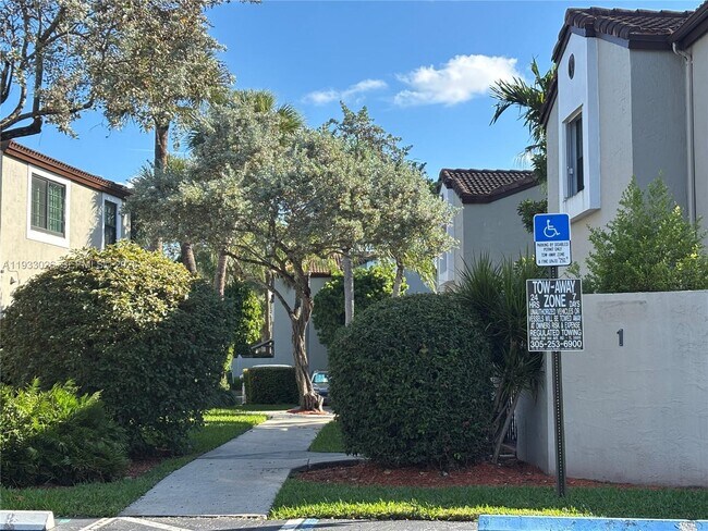 Foto del edificio - 10520 SW 153rd Ct