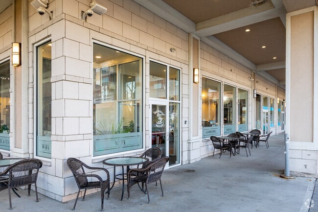 Have a coffee or a bite to eat outside at Hudson Bread in Secaucus.