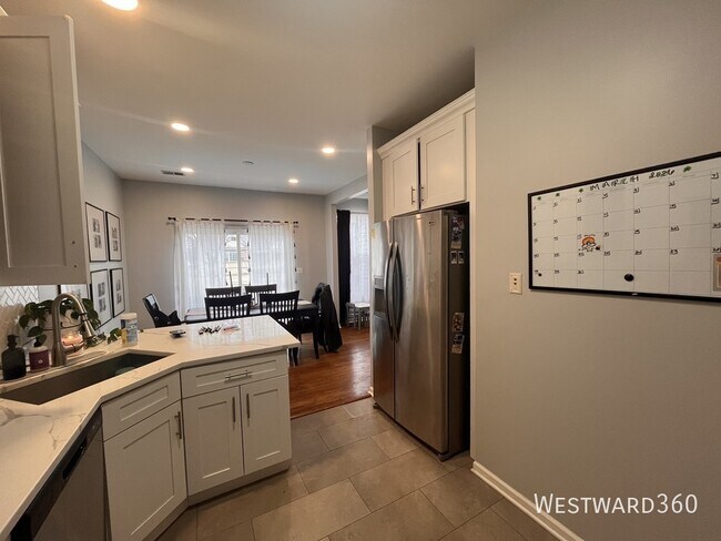 Foto del edificio - 610 Lakeridge Ct