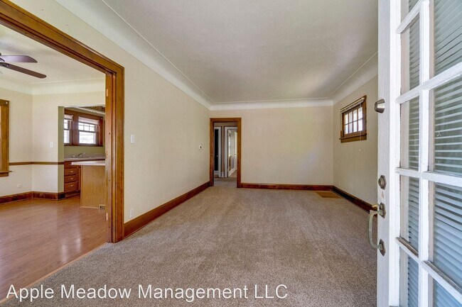 Building Photo - 3 br, 1 bath House - 564 S Detroit Ave