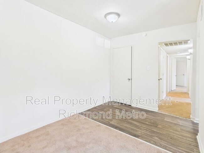 Foto del edificio - 1904 Warren Ave