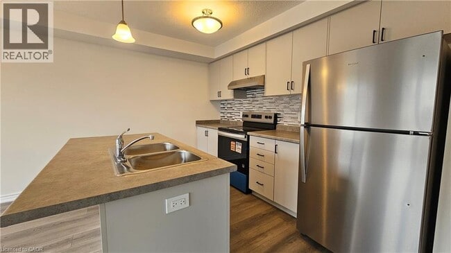 Building Photo - 395 Benninger Dr