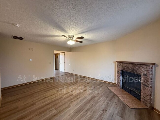 Building Photo - 3365 S Moreland Ct