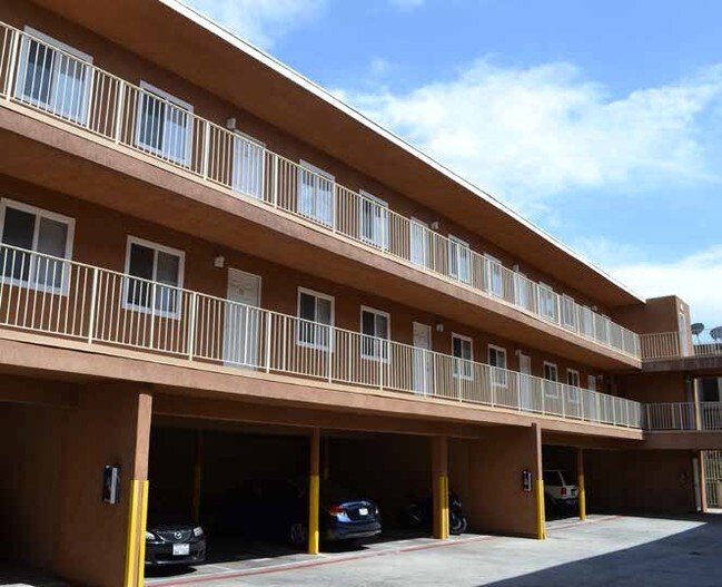 Highlander Apartments - Las Dos Palmas