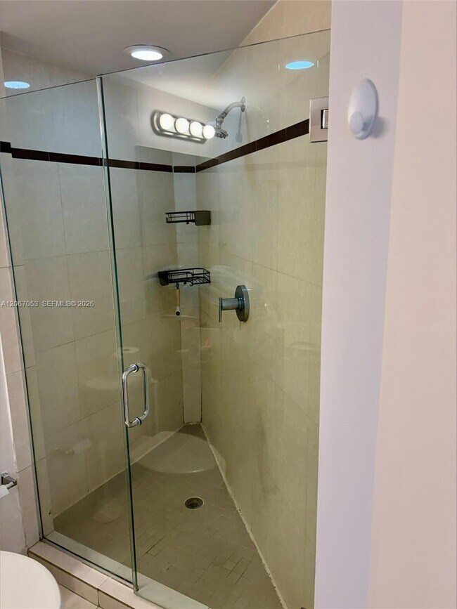 Foto del edificio - 480 NE 30th St