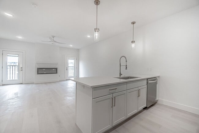 Foto del edificio - Welcome to the modern Townhomes in Bentonville