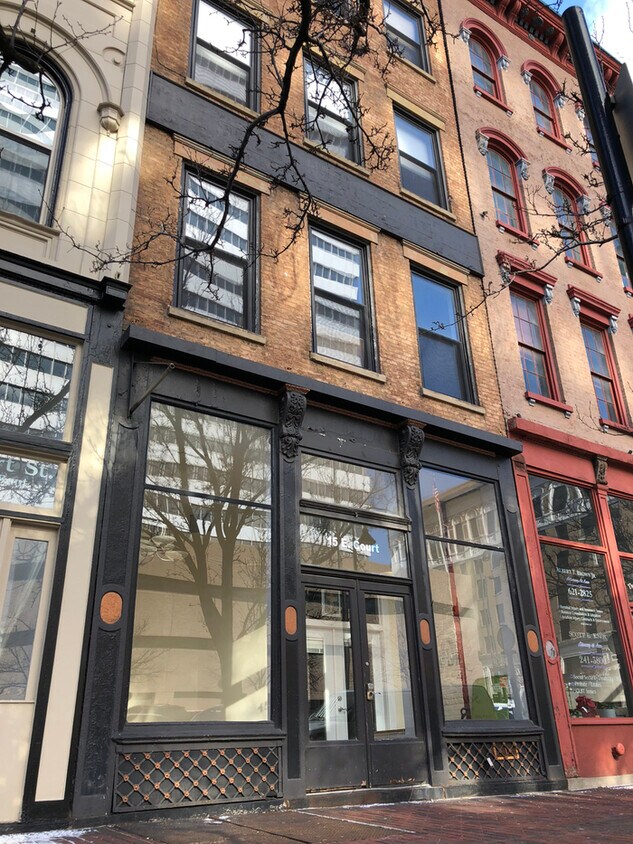 Foto principal - 15 E Court St