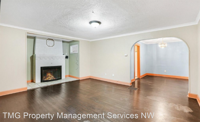 Foto del edificio - 3 br, 2 bath House - 8925 NE Sandy Blvd