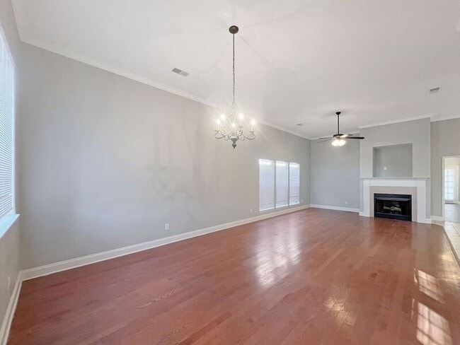 Foto del edificio - 6441 Arbor Lakes Dr
