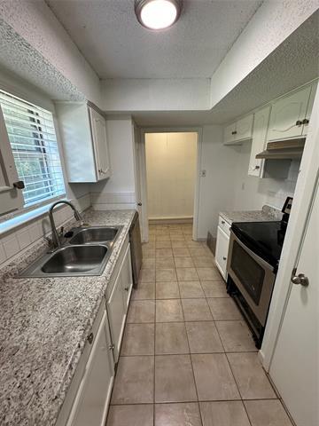 Building Photo - 410 E Timberview Ln